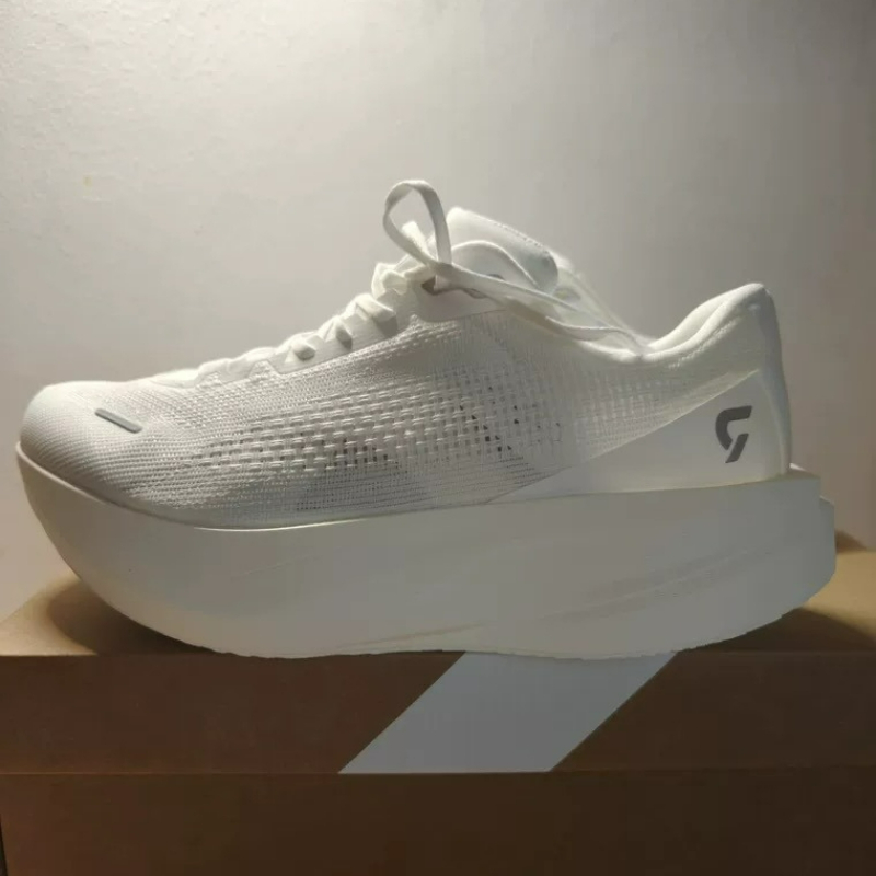 DYNAFISH Training Shoes For Me - đánh giá và giá Men Shoes Vs Women